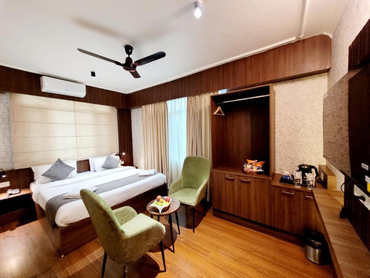 Hotel Royal Plaza Srīnagar Eksteriør bilde